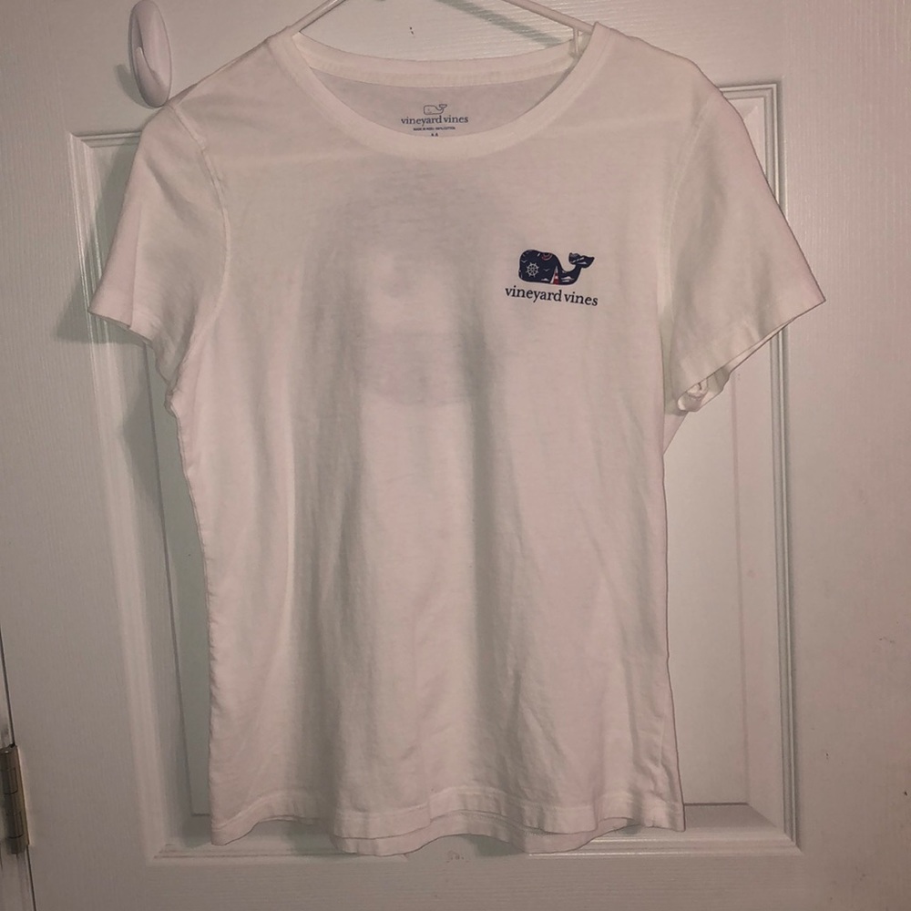 White Vineyard Vines shirt